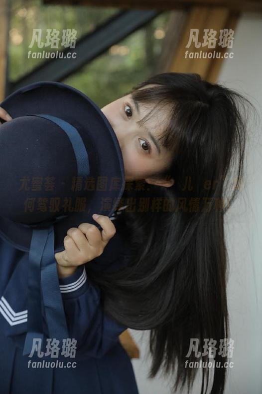 尤蜜荟 - 精选图库探索：“玥儿玥er”如何驾驭礼服，演绎出别样的风情万种！