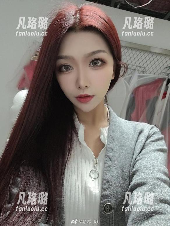 发现希希_啾的无圣光套图，感受春日午后柔和的气息