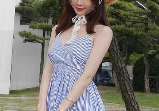 微密圈 – 张思允吊带黑丝写真图包：让你沉醉于她的魅力与风情之中