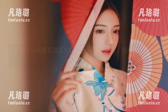 张思允 微密圈 - 一起欣赏张思允的牛仔短裤美图写真,感受时尚与青春的结合