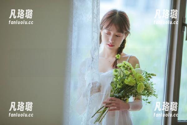 微密圈 - 徐莉芝Booty的性感与幽默：我的男友写真作品集全新更新，乐趣满满！