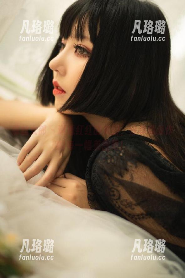 慕丝女郎-红红 慕丝女郎 - 邂逅红红的美脚,分享她创作的每一幅美图吧!