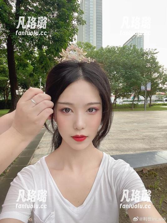 抖娘利世 精致人生:抖娘利世女仆写真合集,魅力图片大放送