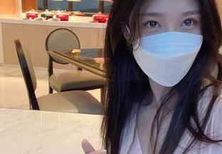 黑丝风情万种，抖娘利世私拍套图绝对不容错过
