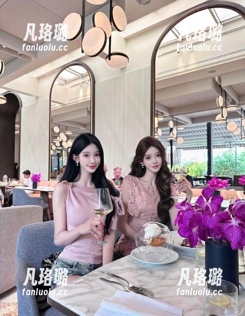 推女神 - 走进刘飞儿Faye的时尚世界，尽享全新套装图包分享的视觉盛宴