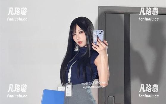 无影喵喵 在线体会无影喵喵的独特写真世界,青蛇自拍为您带来一场视觉与心灵的双重盛宴