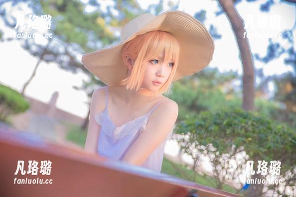 星之迟迟浴室写真：精选COS造型，探索无限创意