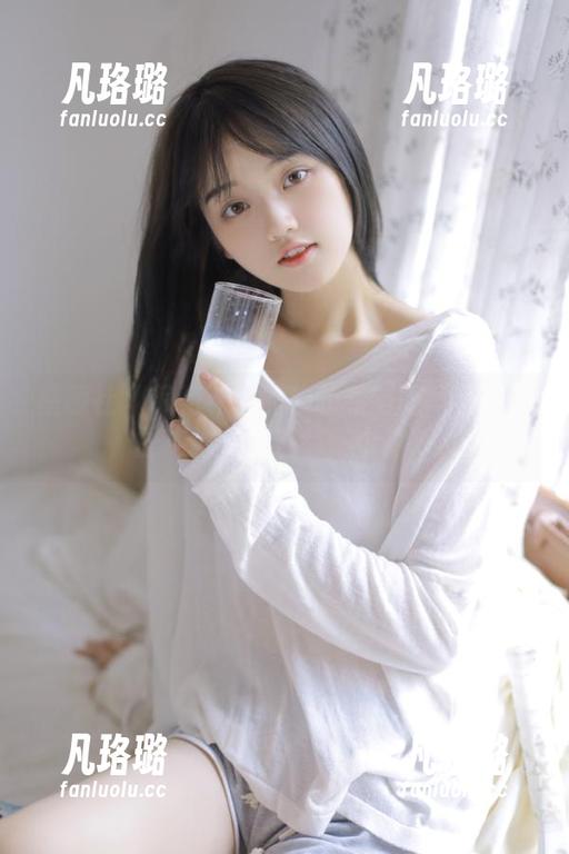 星颜社 - 惊艳无比的穆菲菲制服写真作品，图库为你呈现每一个细节！