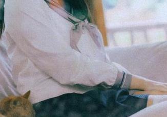 微密圈 – 踏上“是可馨吖”的裸足写真之旅，感受她的独特魅力