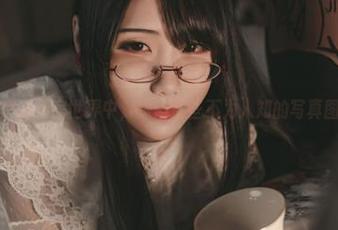 在晓美妈的私房世界中，探索那些不为人知的写真图片秘密