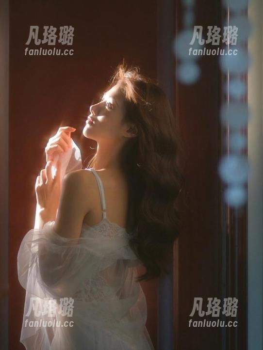 月下摄影 - 领略秀秀蕾丝全套作品的魅力，细腻之处尽在其中