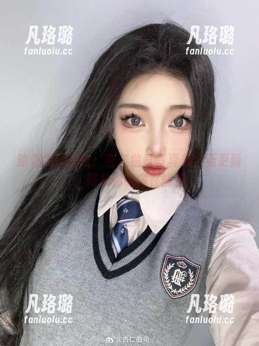 瑜伽灵感呈现：杏仁曲奇写真集全新更新，释放你的内在能量