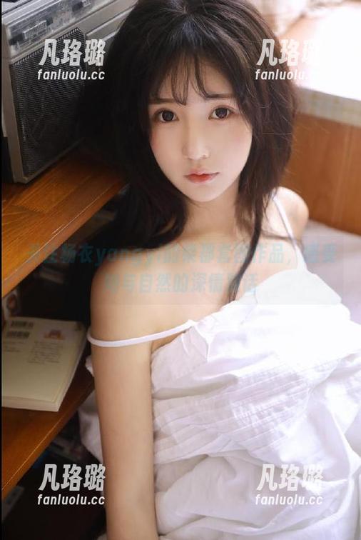 关注杨衣yangyi的柴郡套图作品，感受她与自然的深情对话