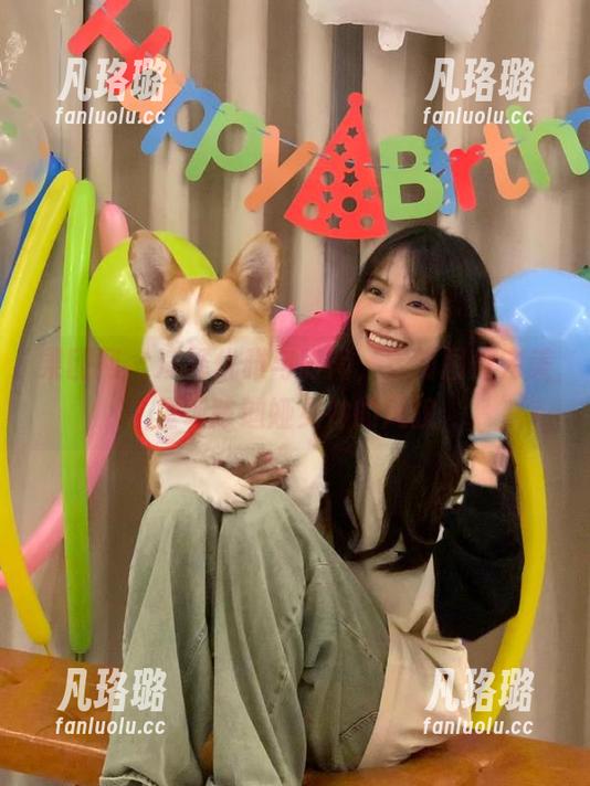 果团网 - 演绎优雅与时尚，定制图集完美呈现陈迪娅女神的风貌