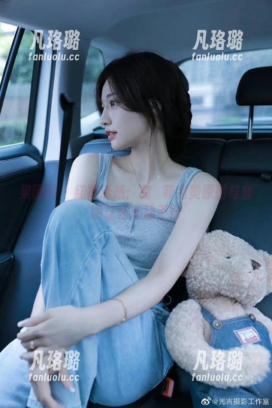 果团网 - 红裙诱惑：龚玥菲完美原图与套图让你心动不已