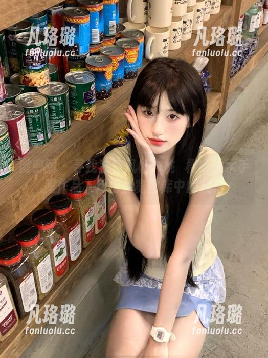微密圈 - 寻找独特风格：桃沢樱呀的水手服作品，尽情浏览图库中的精彩