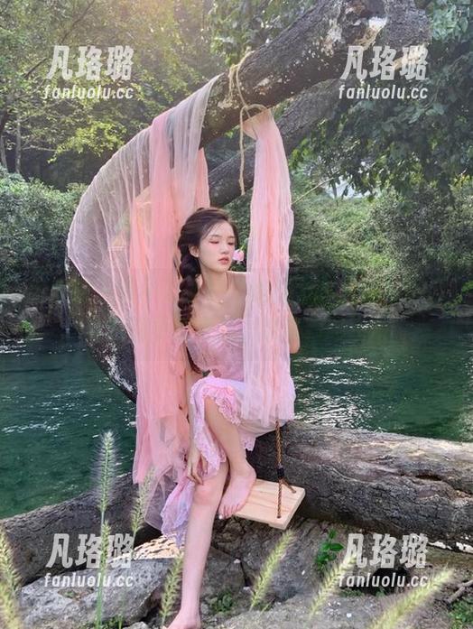 微密圈 - 等不及了！“桃脱了”美脚写真合集全新更新来袭，快来扫码围观