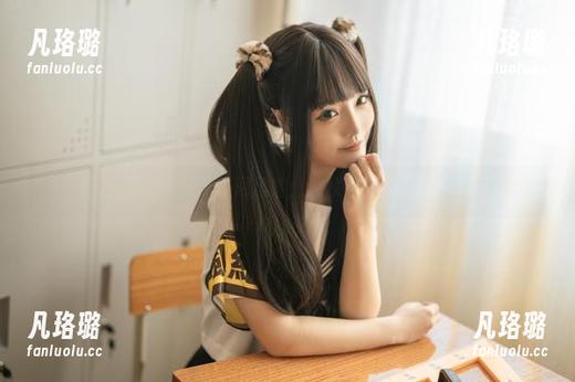 桃良阿宅 桃良阿宅倾情演绎比基尼风情:独家写真原图让你瞬间心动