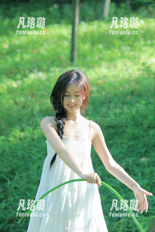 梦丝女神 - 夏日清凉必备，花月舞的泳衣全套图片带你感受不一样的美丽！