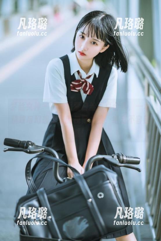 梦丝女神 - 最新香萱白丝写真合集，一场精致与幻想交织的视觉之旅，绝对不容错过！
