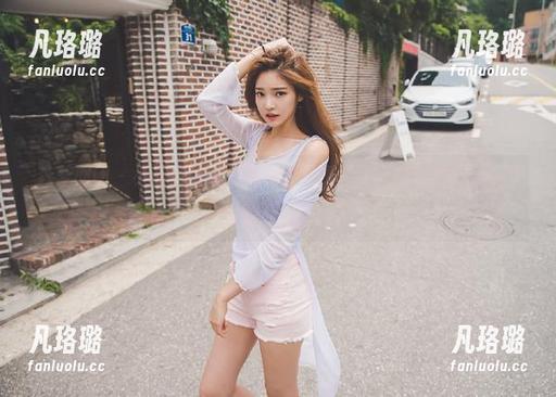 森萝财团 - 小夜的清纯风格写真，原图下载等你来拿，快来揭开她的美丽秘密！