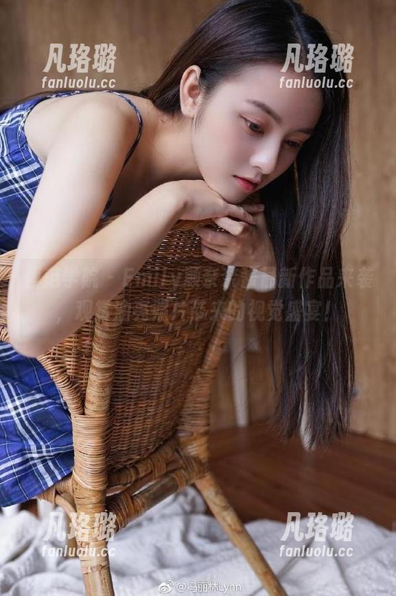 模范学院-Emily顾奈奈酱 模范学院 - Emily顾奈奈酱最新作品来袭,观赏油亮照片带来的视觉盛宴!