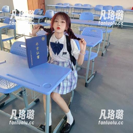 模范学院 - 最新甜筒晓彤清纯写真合集，展现她的甜美与纯真气息