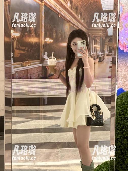模范学院 - 从艾莉Evelyn学姐的写真图片看，如何捕捉生活中的每个精彩瞬间！