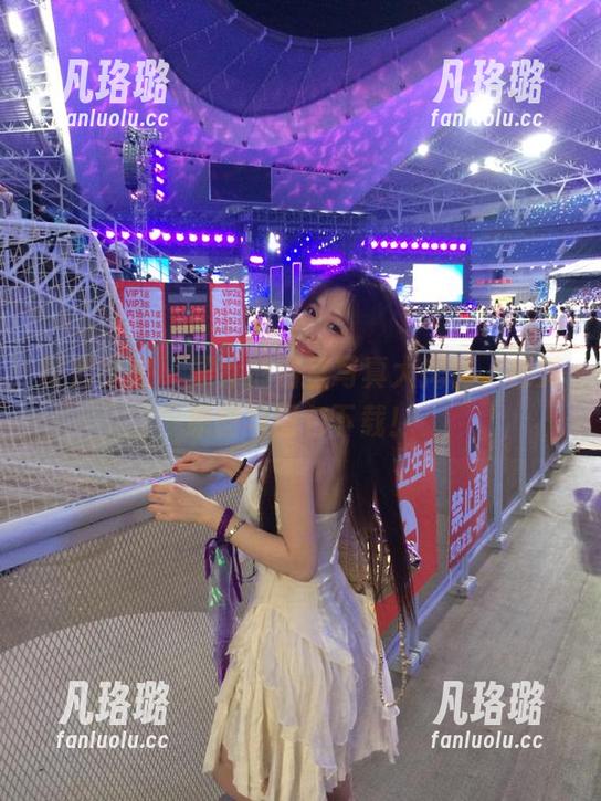 模范学院 - 顾乔楠浴室写真大揭秘，超美原图与图包下载！