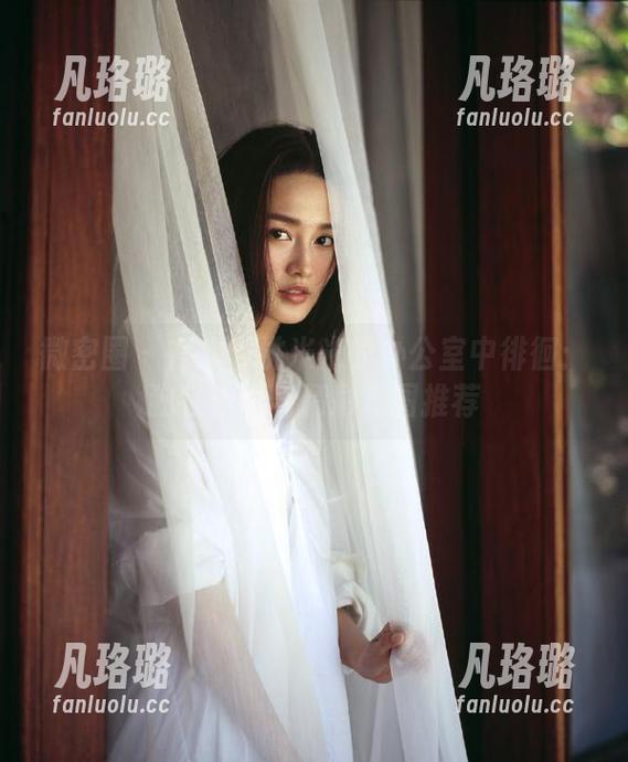 微密圈 - 在水蜜桃米米的办公室中徘徊：独特原图与精彩套图推荐