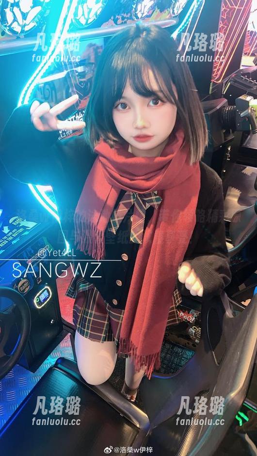 洛桑w伊梓的泳池照片馆，带你领略精彩原图与温馨壁纸的双重享受！