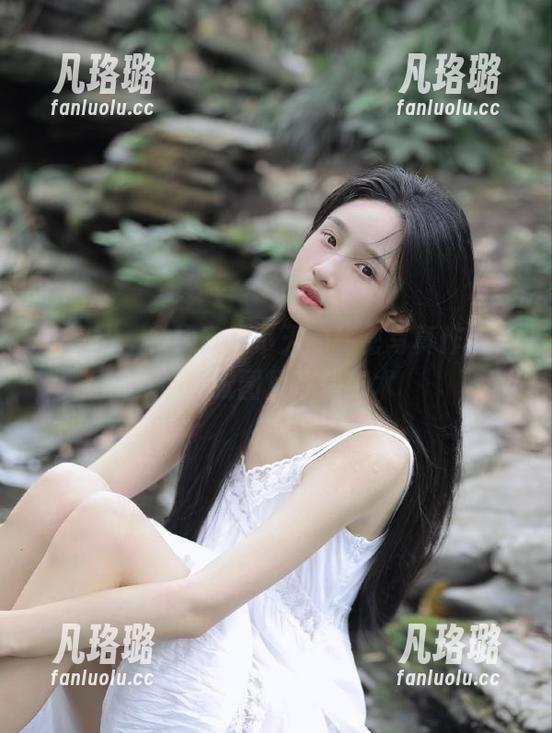 爱美足 - 在线欣赏小天的秘密写真作品，每一张图片都是艺术