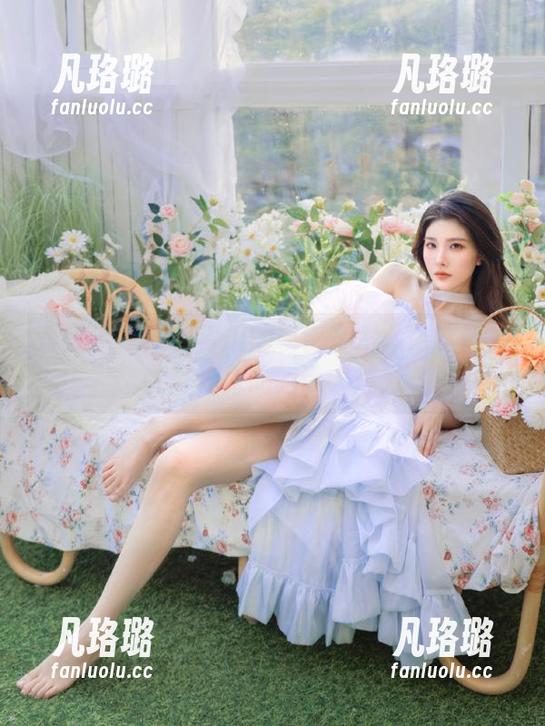 爱美足 - 感受梦琪的秘密艺术：精选图库中写真作品的迷人魅力