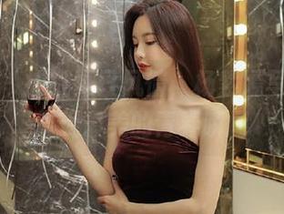 爱蜜社 – 捕捉夏日风情，杨紫嫣写真套图展现最美的青春瞬间