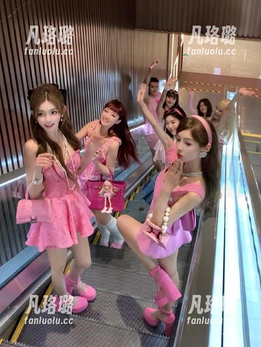 猎女神 - 从容女孩瞬间：谢伊娜独特写真作品合集与图册