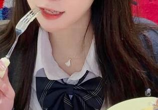 猫九酱白色系列写真，美图分享让你心动不已！