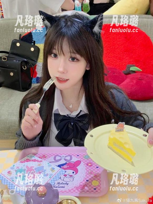 猫九酱 猫九酱白色系列写真,美图分享让你心动不已!