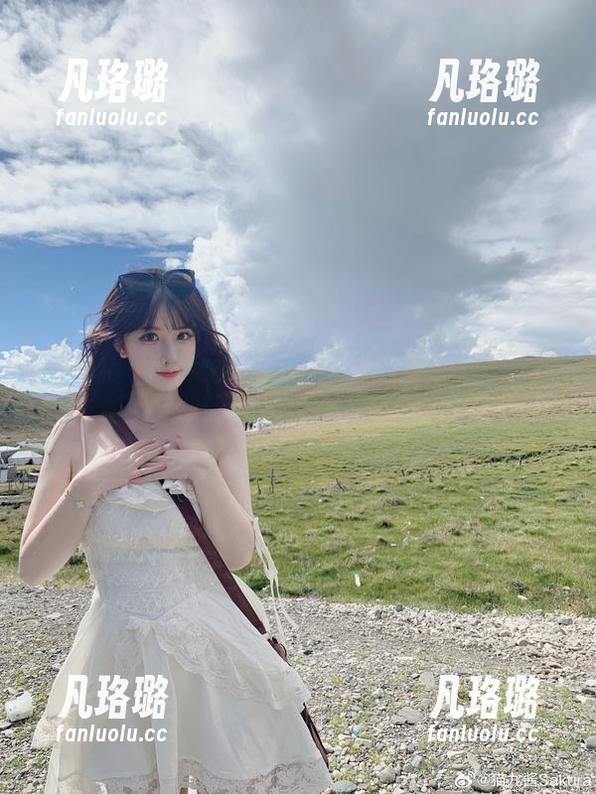 体验猫九酱女神的新作，尽在无圣光图包中邂逅优雅的瞬间