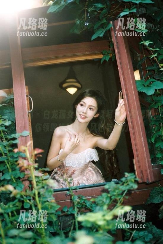 白龙猫女 微密圈 - 白龙猫女双人全套写真,原图带你领略她的独特风格与魅力
