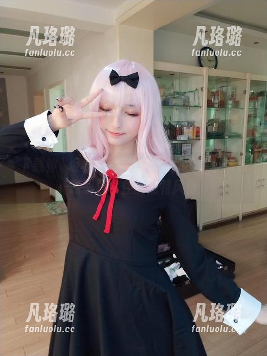 下载神楽坂真冬的秘书图集，免费带你领略职场女性的独特风情