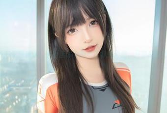 神楽坂真冬套图精选：解锁连体衣的全新穿搭灵感，尽情感受时尚魅力