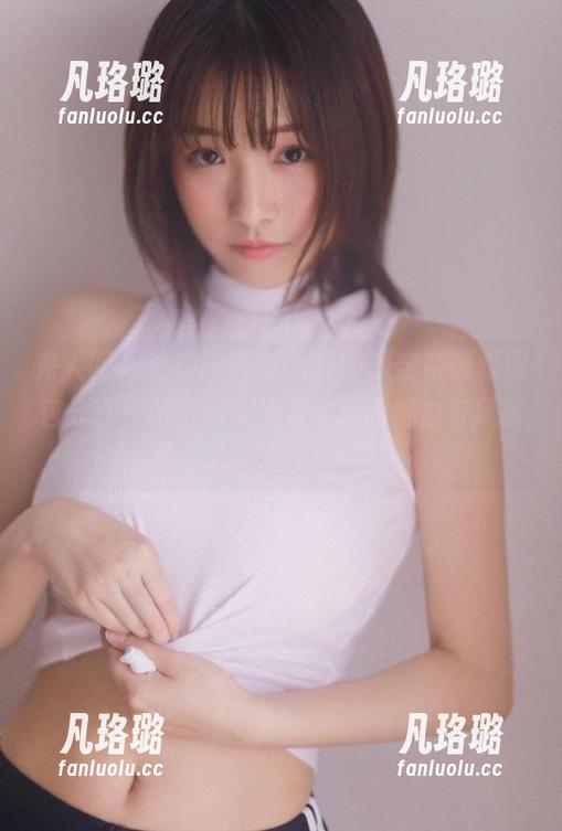 秀人网-Emily顾奈奈 秀人网 - 清新脱俗的Emily顾奈奈制服图包分享,记录她那无与伦比的魅力与风格!
