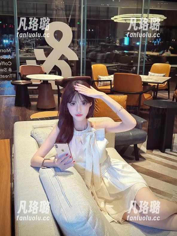 秀人网 - 跨越色彩的边界：Lucky沈欢欣黑白写真合集，带你走进她的内心世界