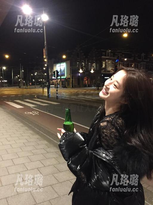 秀人网 - Lucky沈欢欣制服全集曝光：原图里的每一张都让人心动不已！