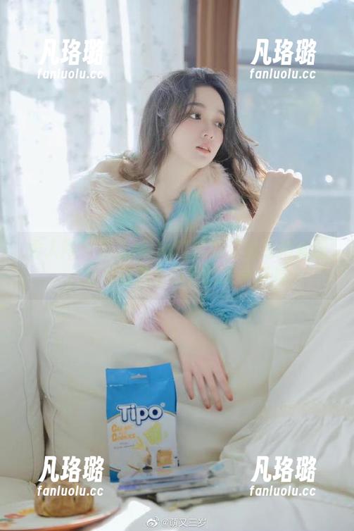 秀人网-Mila嘟嘟 秀人网 - 跟随Mila嘟嘟的海边私拍套图,感受自然与时尚的完美碰撞