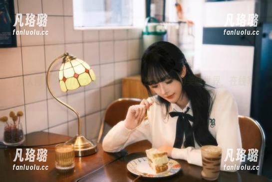 秀人网 - “Milk大萌”带你沉浸在连衣裙的美丽世界，在线写真合集大放送！