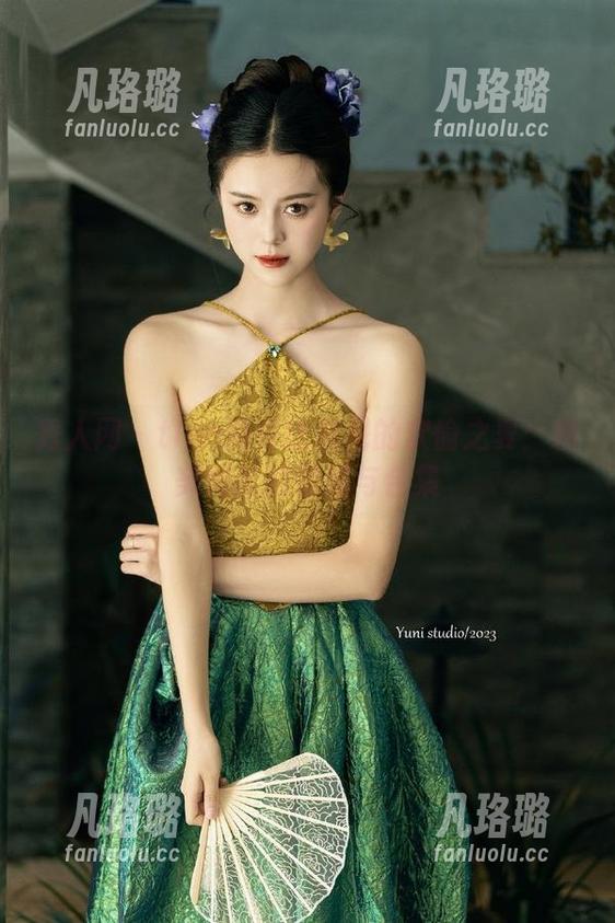 秀人网 - tina甜仔比基尼的欢愉之夏：精美绝伦的图册与合集