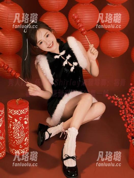 秀人网-伍晓丽Shirley 秀人网 - 伍晓丽Shirley泳装写真:将青春的印记镌刻在图库的每一帧