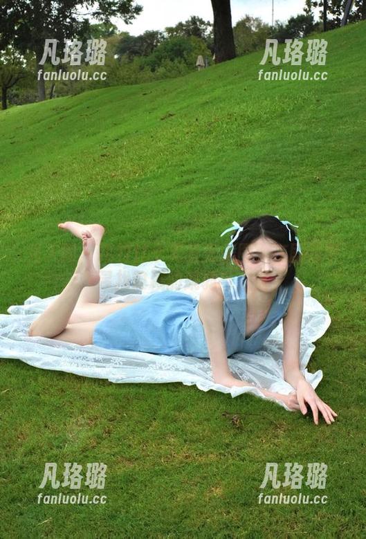 秀人网 - 凯竹廿十无圣光美图：在剧情中寻找隐藏的脆弱与力量