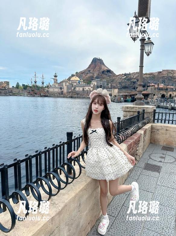 秀人网 - 白色调的碰撞，孟狐狸FoxYini写真合集全网盘下载，快来欣赏她的风格